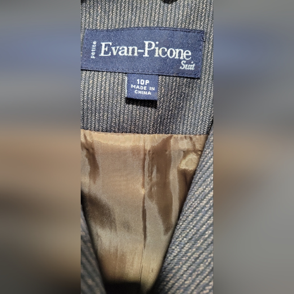 Evan Picone Women's Gray Blazer and Pants Set - Picture 10 of 10